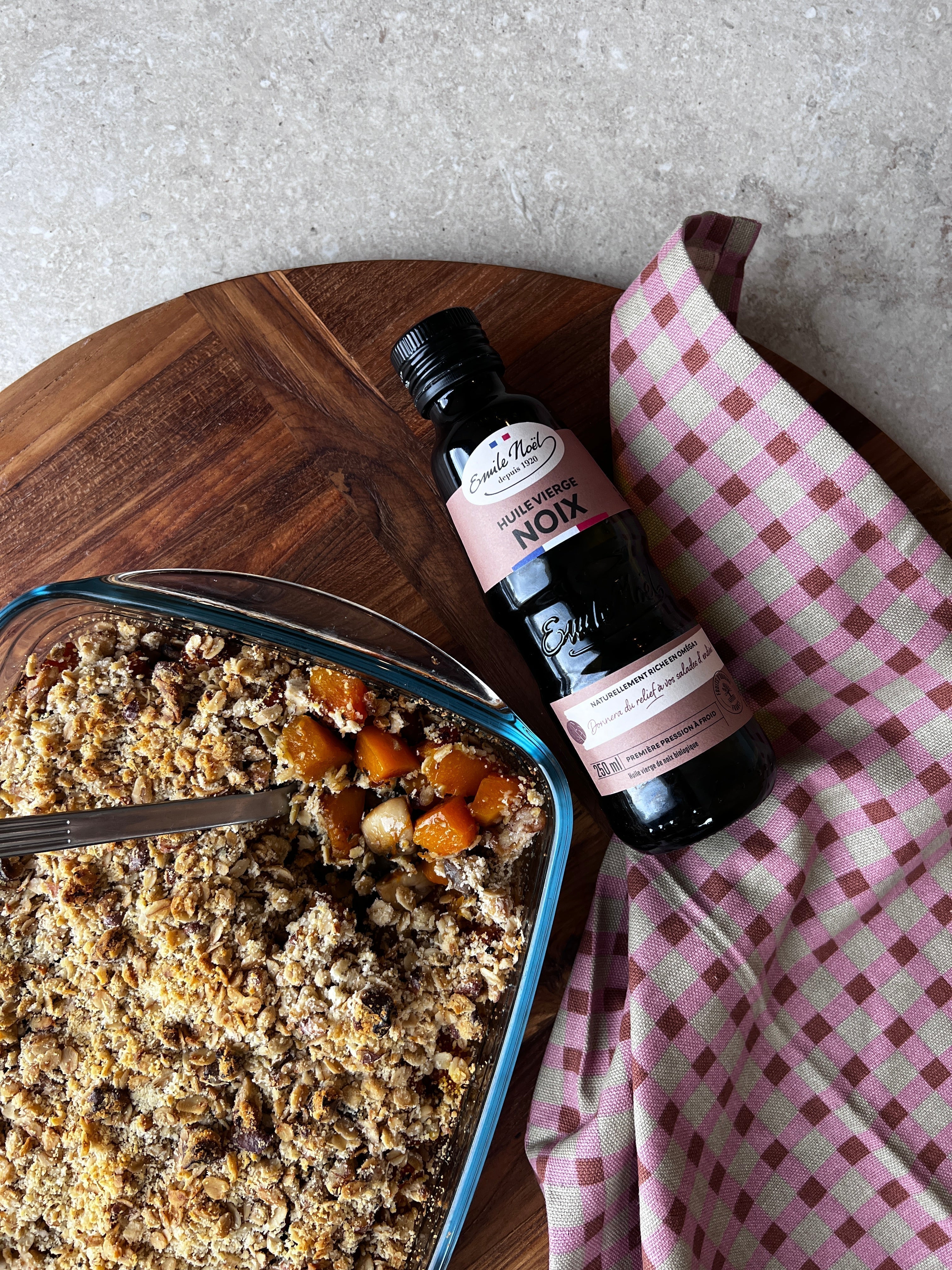 Le crumble de butternut, champignons et noix : simple, réconfortant, irrésistible.